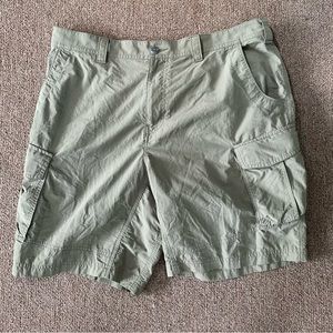 REI Men's Cargo Shorts Size XL‎ Nylon Solid Green Inseam 9 Rise 11